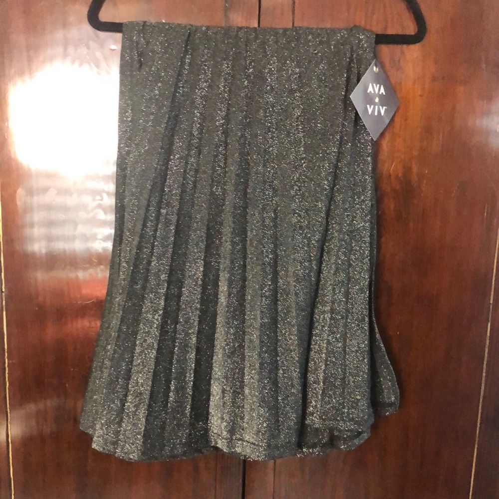 Pleated knee length skirt